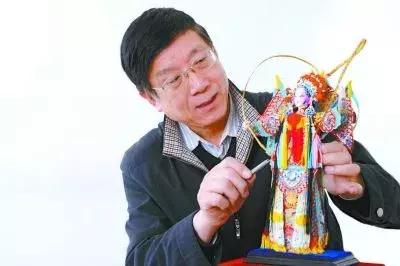 铅丝为骨骼，绢纱为肌肤，他用40年时间做出了最美“芭比娃娃”！