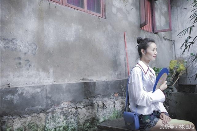 这个女人太强大了，她设计的所有包都成了爆款，连王菲都爱得不行