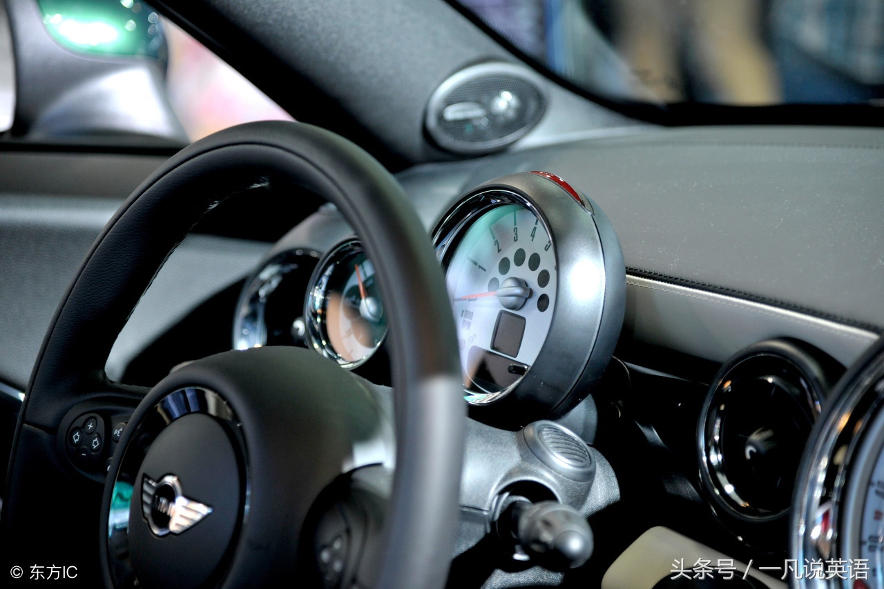 儿童阅读双语故事的好处,阅读给人带来温暖的名人事例