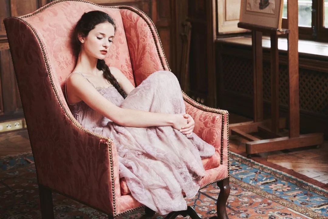 这么美的轻柔仙气的居家服 让你感受「唐顿庄园」般的英式贵族风