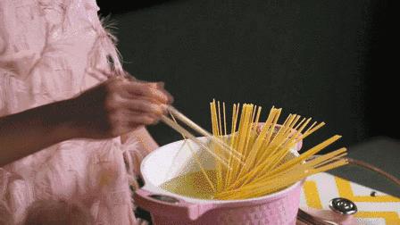 欧洲特别火爆的意面教程,改良青酱意面的做法