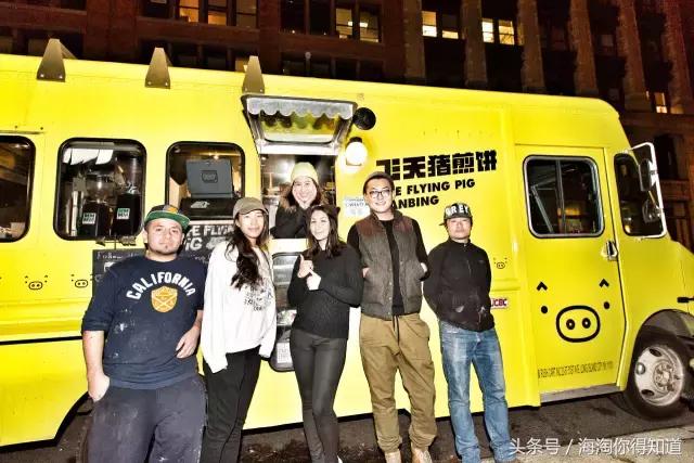 90后姑娘弃笔摆摊,90后清华学生弃笔从戎