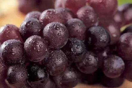 红酒做面膜好吗,用红酒调面膜的好处