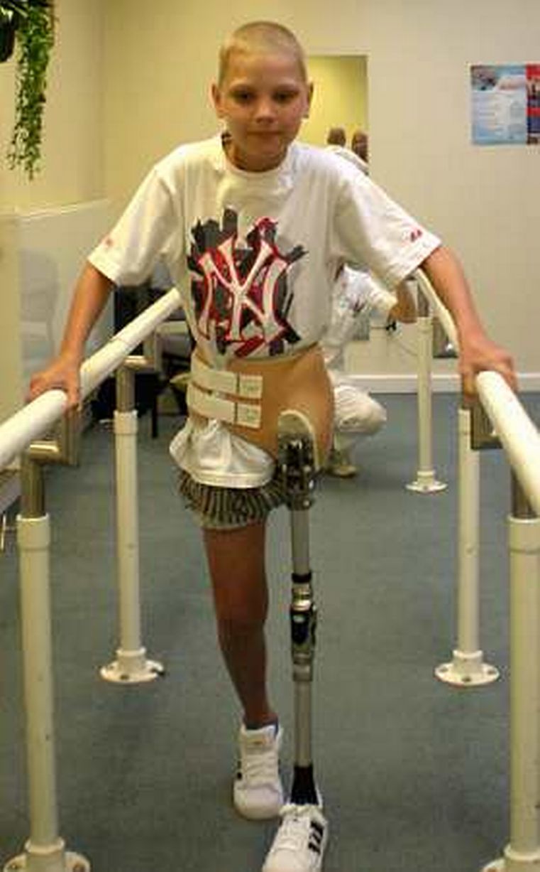 生命遭遇重大变故后，22岁英伦小伙诠释对足球的热爱