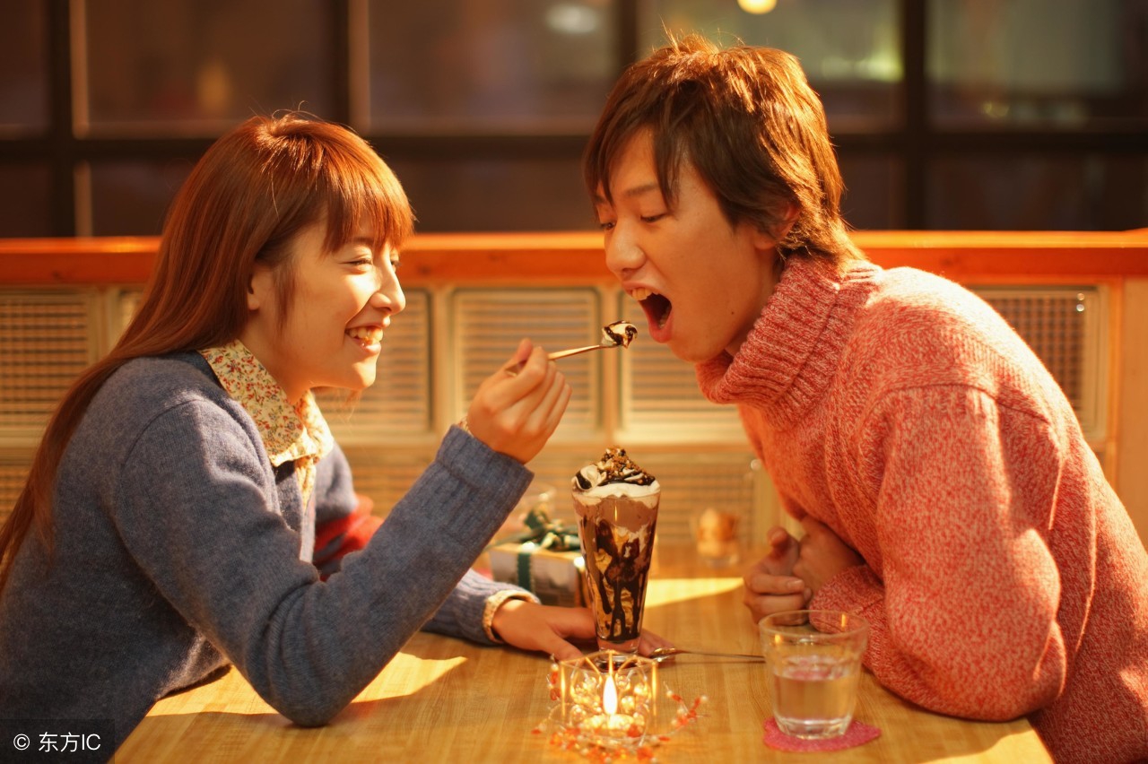 我才20岁父母催婚了怎么办,我才20岁父母就跟我要钱