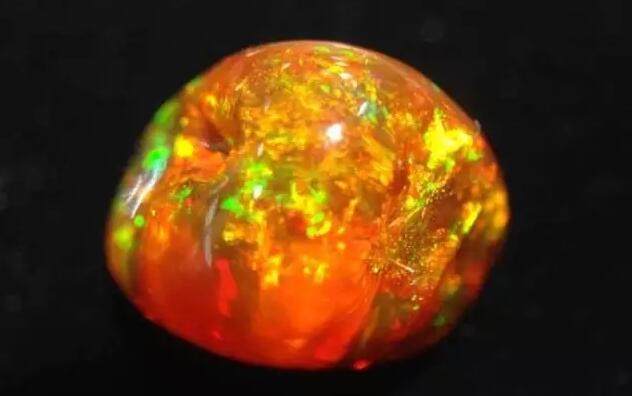 天然欧泊和人造欧泊对比图片,如何分辨欧泊的品相和价格