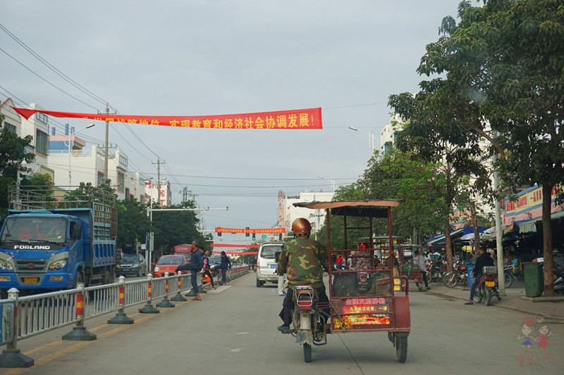 看我国仅次于死海和红海的最咸海区！吃比广东还好吃的烤乳猪！