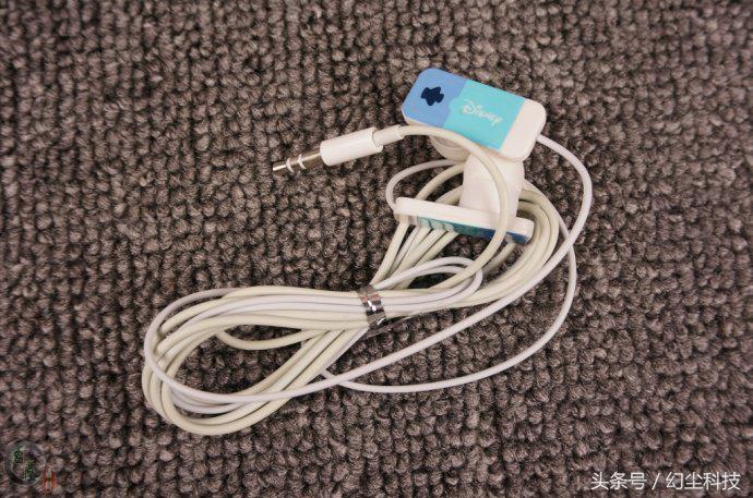 真的只够买两颗白菜,6元包邮的MP3*放播**器到了,看样子还可以