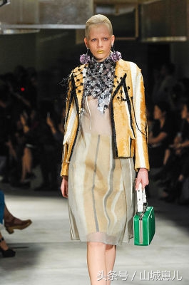 世界顶级奢侈品服装排行,世界十大奢侈品服饰