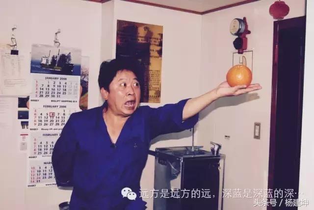 这就是船员，一年又一年，一天又一天，船上的年