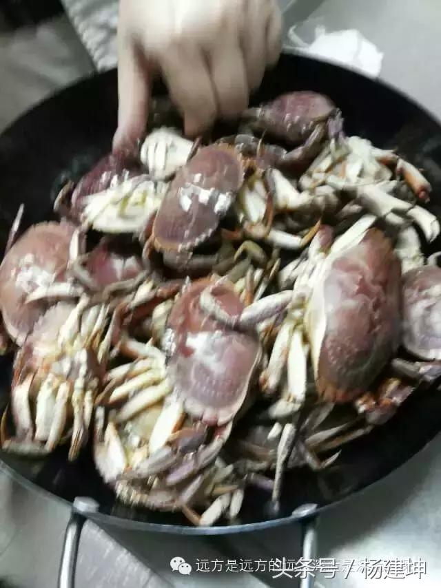 这就是船员，一年又一年，一天又一天，船上的年