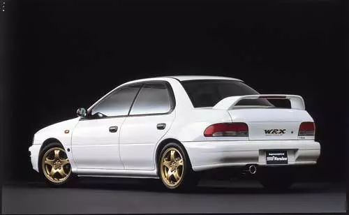 速度与激情斯巴鲁翼豹wrxsti,翼豹sti差不多的车