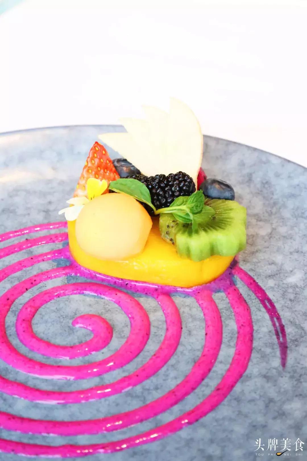 在艺术馆里吃饭是一种怎样的体验,在美术馆里面吃料理