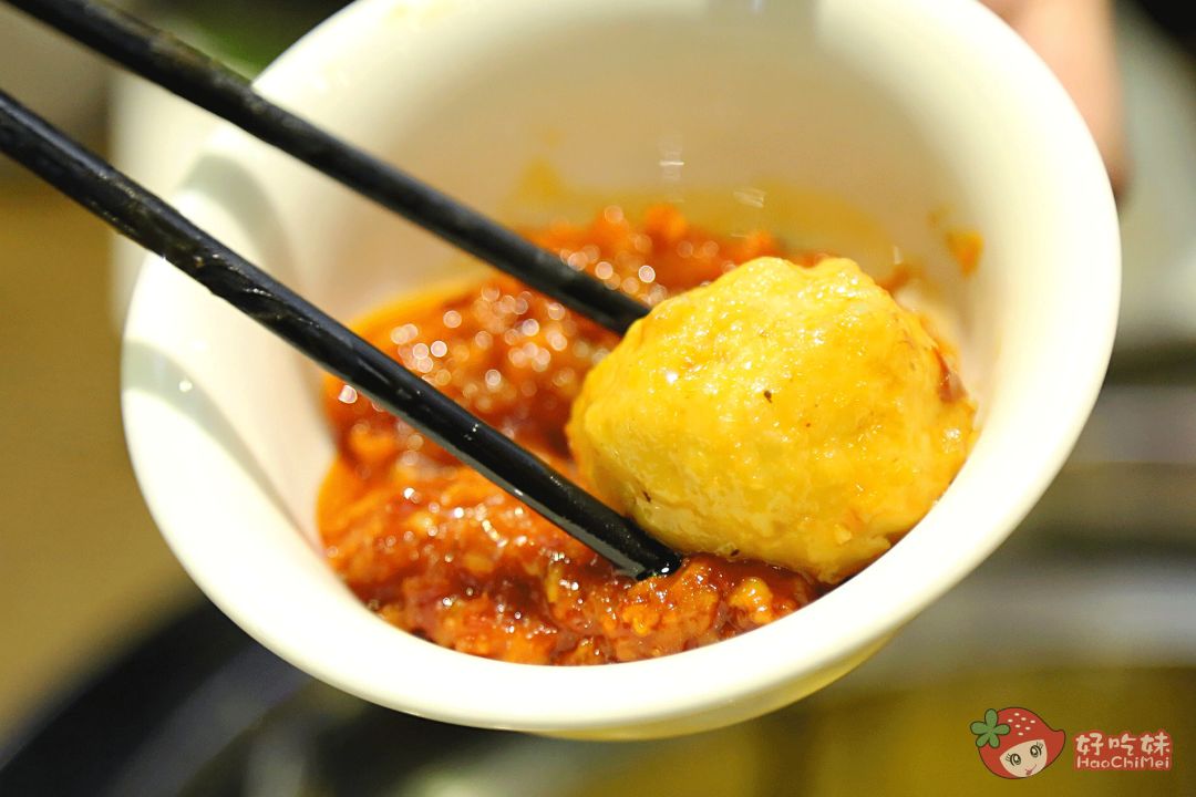 首家会发光的水晶烤鱼，会起飞的火锅自带霸气特效，打响2月第1战