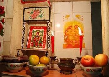 二十三,糖瓜粘,灶王老爷多美言!快过年啦!