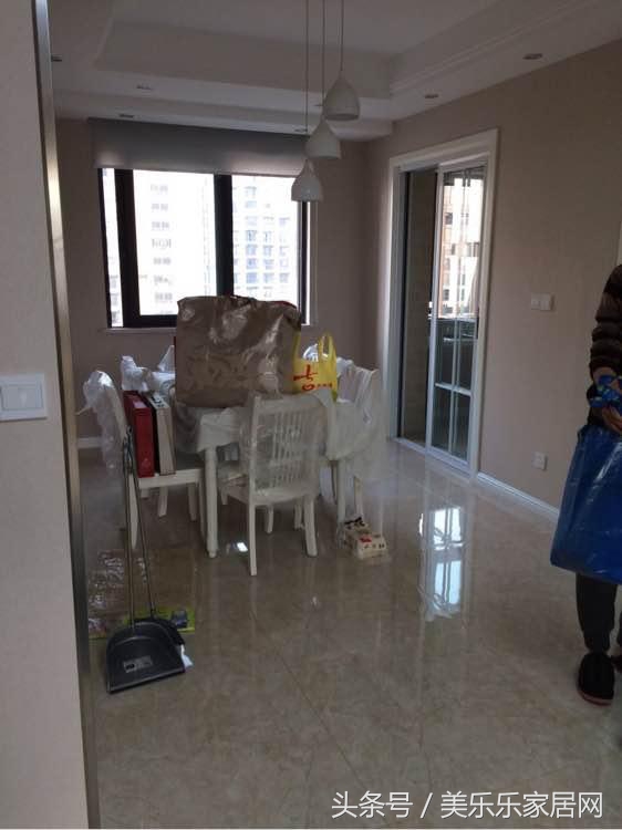 入户玄关上有个柜子怎么装修,玄关柜正对门怎么装饰