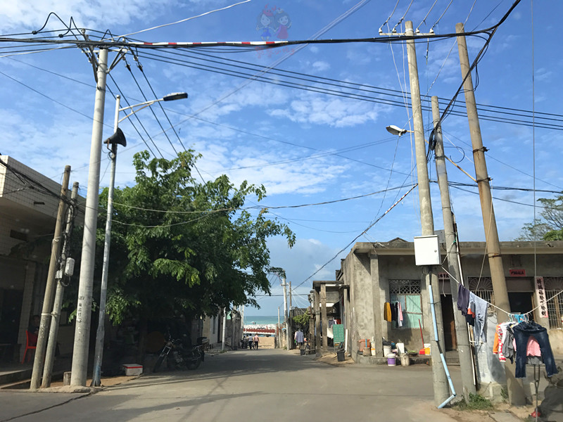 看我国仅次于死海和红海的最咸海区！吃比广东还好吃的烤乳猪！