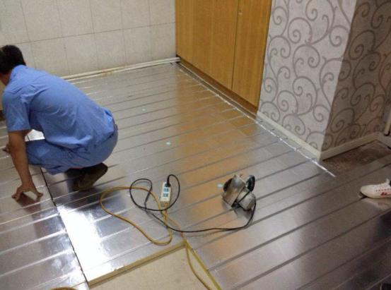 自供暖暖气片改地暖有必要吗,暖气片改地暖这事儿靠谱吗