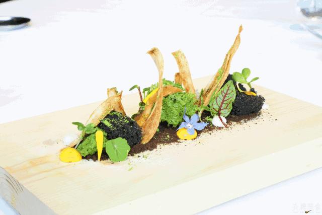 在艺术馆里吃饭是一种怎样的体验,在美术馆里面吃料理