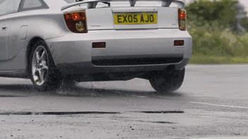 汽车怎样控制推头和甩尾,车辆推头和过度转向