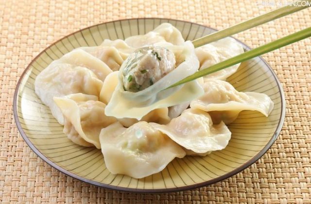 二十三,糖瓜粘,灶王老爷多美言!快过年啦!