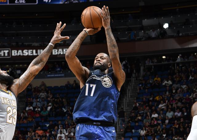 骑士和奇才三分大战詹姆斯绝杀,骑士抢七逆转魔术最后一节完整