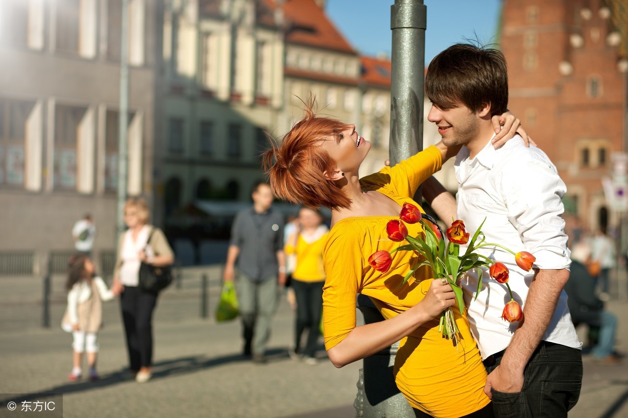 我才20岁父母催婚了怎么办,我才20岁父母就跟我要钱