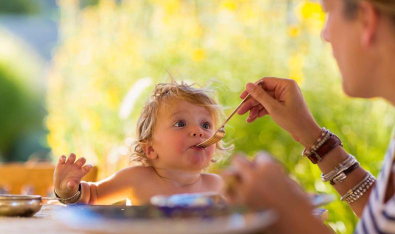 宝妈做饭着火淡定扑灭,宝妈教你炒菜视频