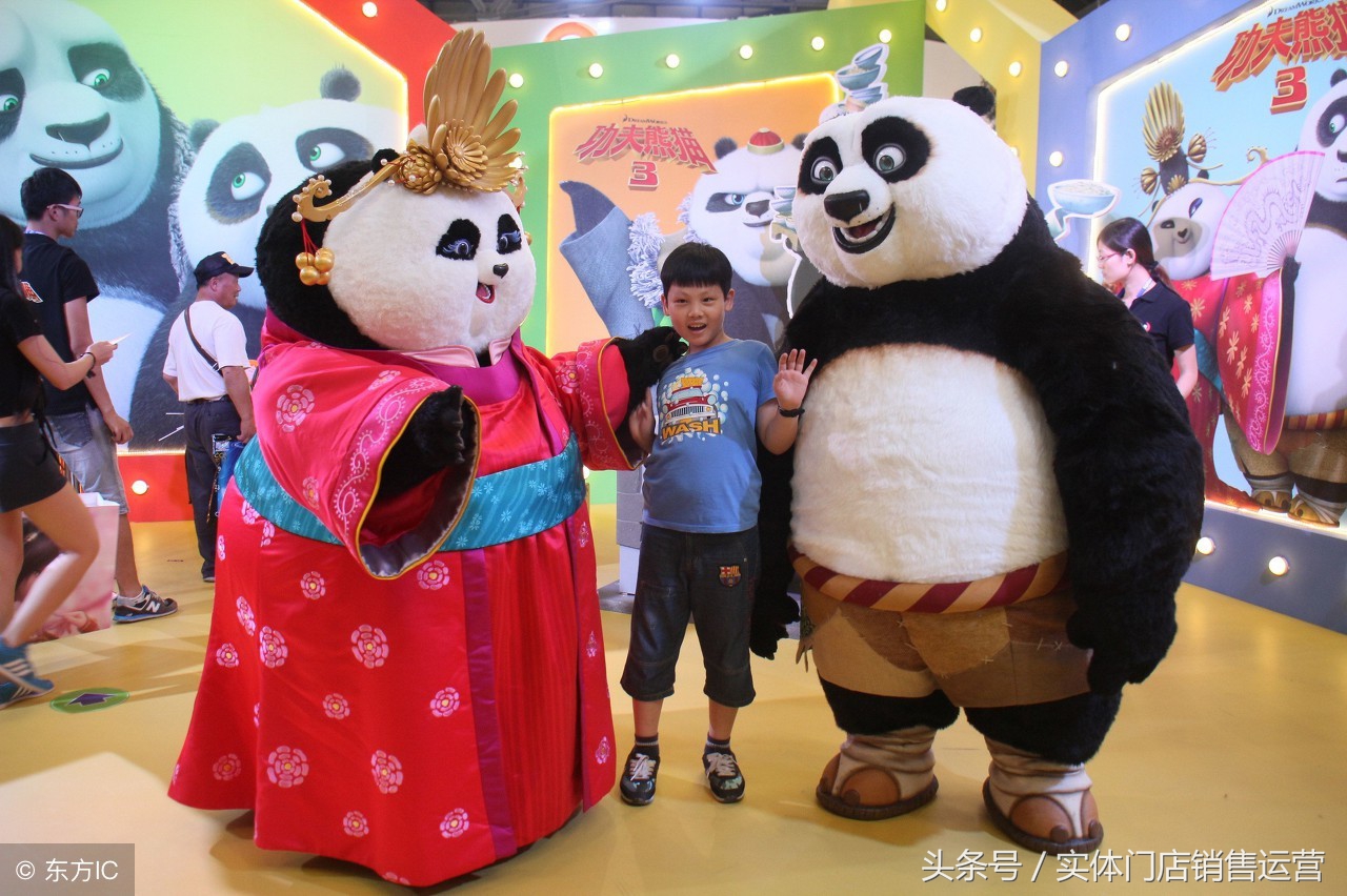 新中式与现代服装碰撞,中国新零售对比日本新零售