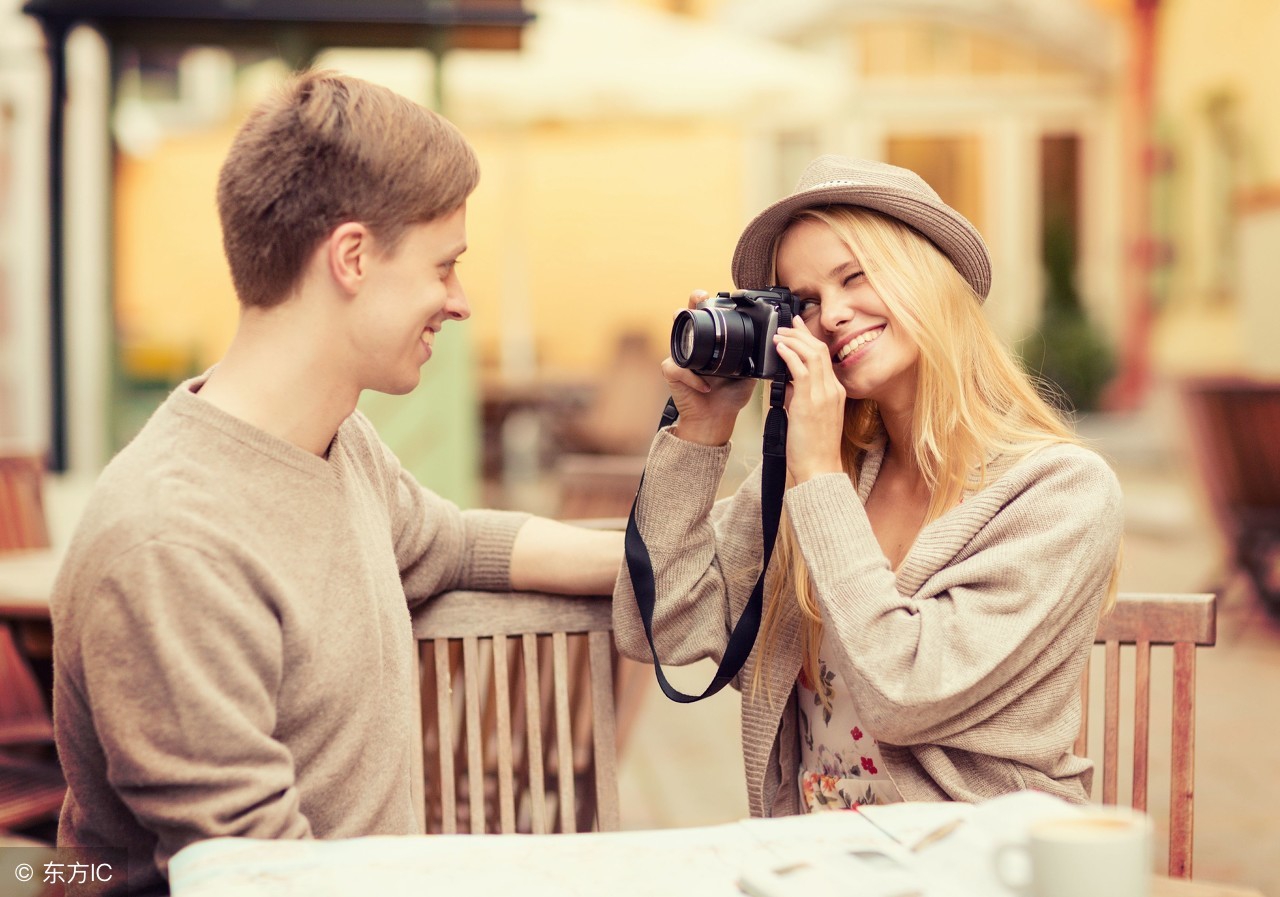 我才20岁父母催婚了怎么办,我才20岁父母就跟我要钱