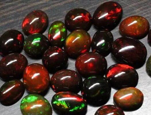 天然欧泊和人造欧泊对比图片,如何分辨欧泊的品相和价格