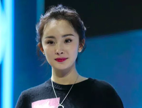 杨幂说熬夜要用多少钱的化妆品,杨幂用的护肤品品牌