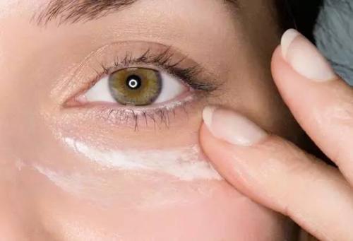 消除眼袋口碑最好的三款眼霜,去眼袋鱼尾纹眼霜推荐平价