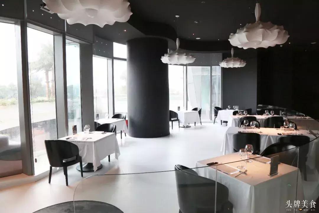 在艺术馆里吃饭是一种怎样的体验,在美术馆里面吃料理