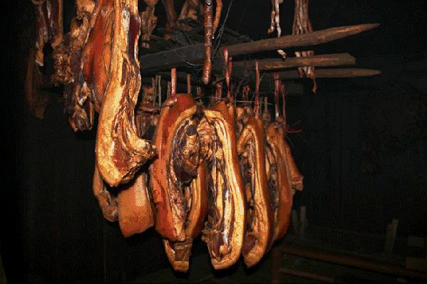 在武汉,过年囤货是一道养肉题