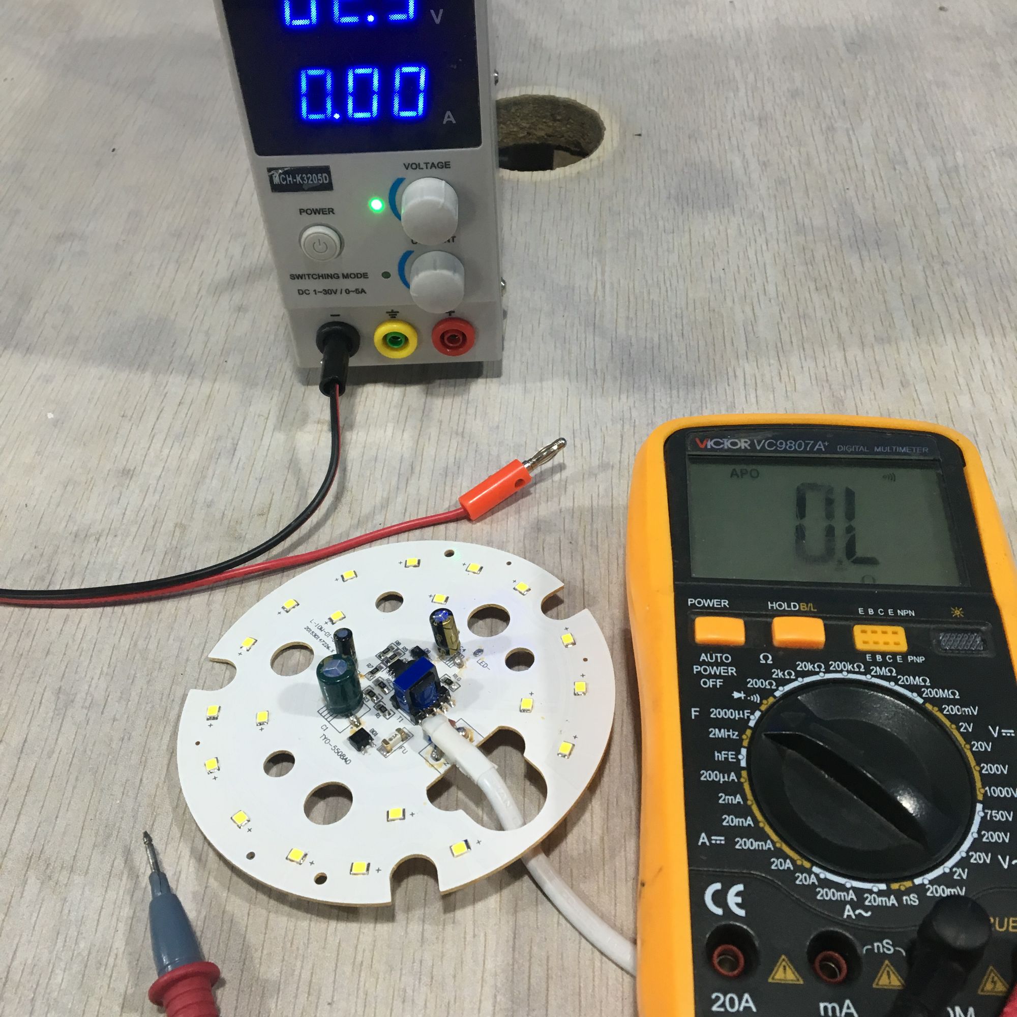 220vled好的灯泡不亮怎样修,220vled灯不通电微亮