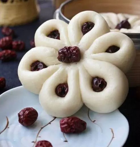 二十三，糖瓜粘，灶王老爷多美言！快过年啦！