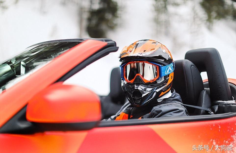 日产推出酷炫旗舰雪地车370Zki，配滑雪板和坦克履带，碾压性越野