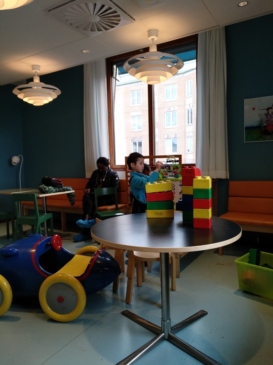 小孩子换牙门牙长出来歪的怎么办,小孩子长门牙中间缝隙大怎么办