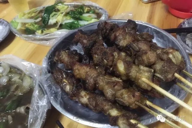 湛江20家“破店”，开着豪车的人都排队去吃！因为它够旧够破够味