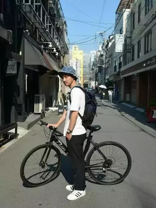 superstar璇炵敓,鍑洪亾澶氬勾渚濈劧寰堝勾杞荤殑鐖辫眴