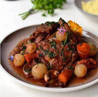 红酒做什么家常菜好吃呢,红酒美食家常菜有哪些