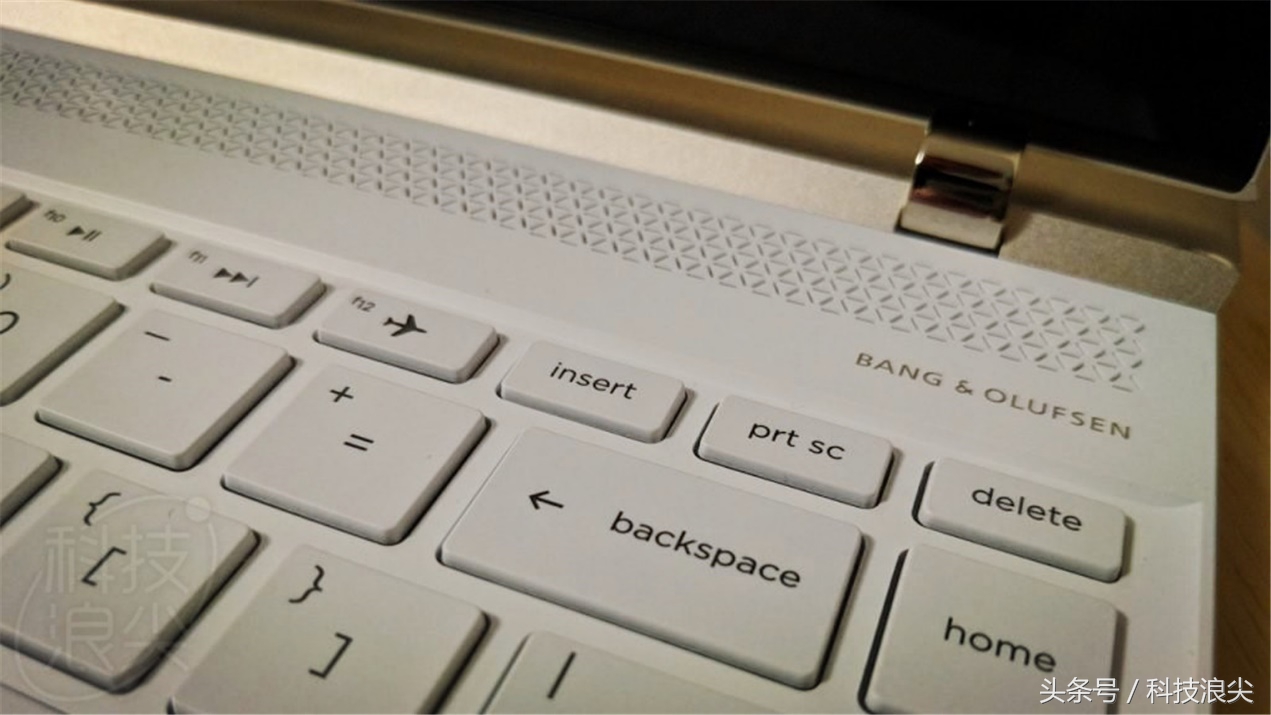 惠普spectre13寸,惠普spectre13陶瓷白