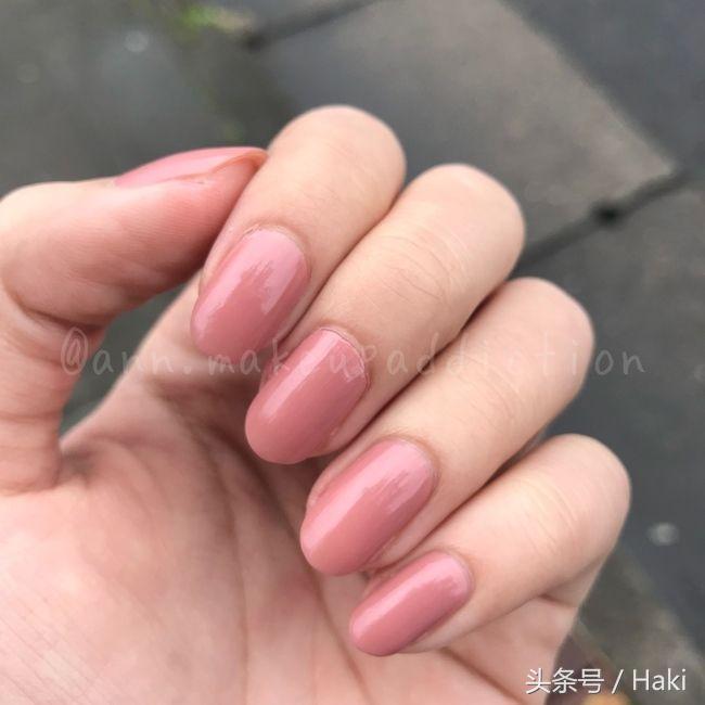 秋冬黄皮显白指甲油,冬季指甲油高级显白雾霾蓝