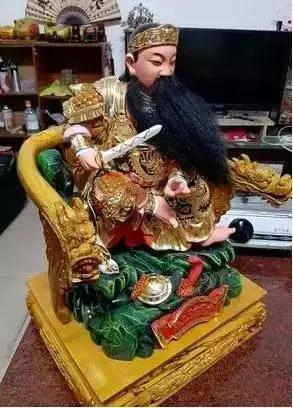 公猫被剪胡子怎么办,猫咪的胡须拔了怎么办