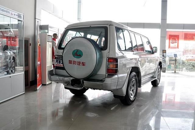 诞生于军工厂，仅卖11万，有人将它比作国产霸道，砸锅卖铁也要买