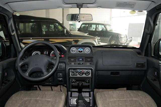 诞生于军工厂，仅卖11万，有人将它比作国产霸道，砸锅卖铁也要买