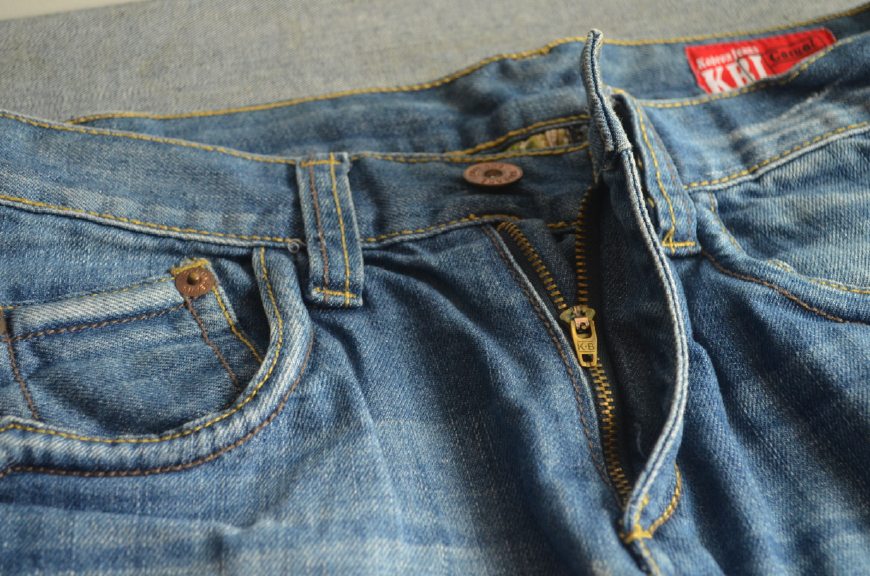 裤子拉链一直滑下来,裤子拉链总是滑下去套小皮筋