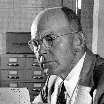 打字员的日常任务就是手指在键盘上跑半马拉松