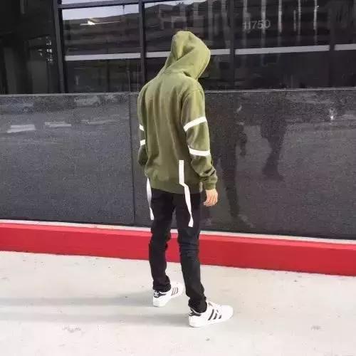 superstar璇炵敓,鍑洪亾澶氬勾渚濈劧寰堝勾杞荤殑鐖辫眴